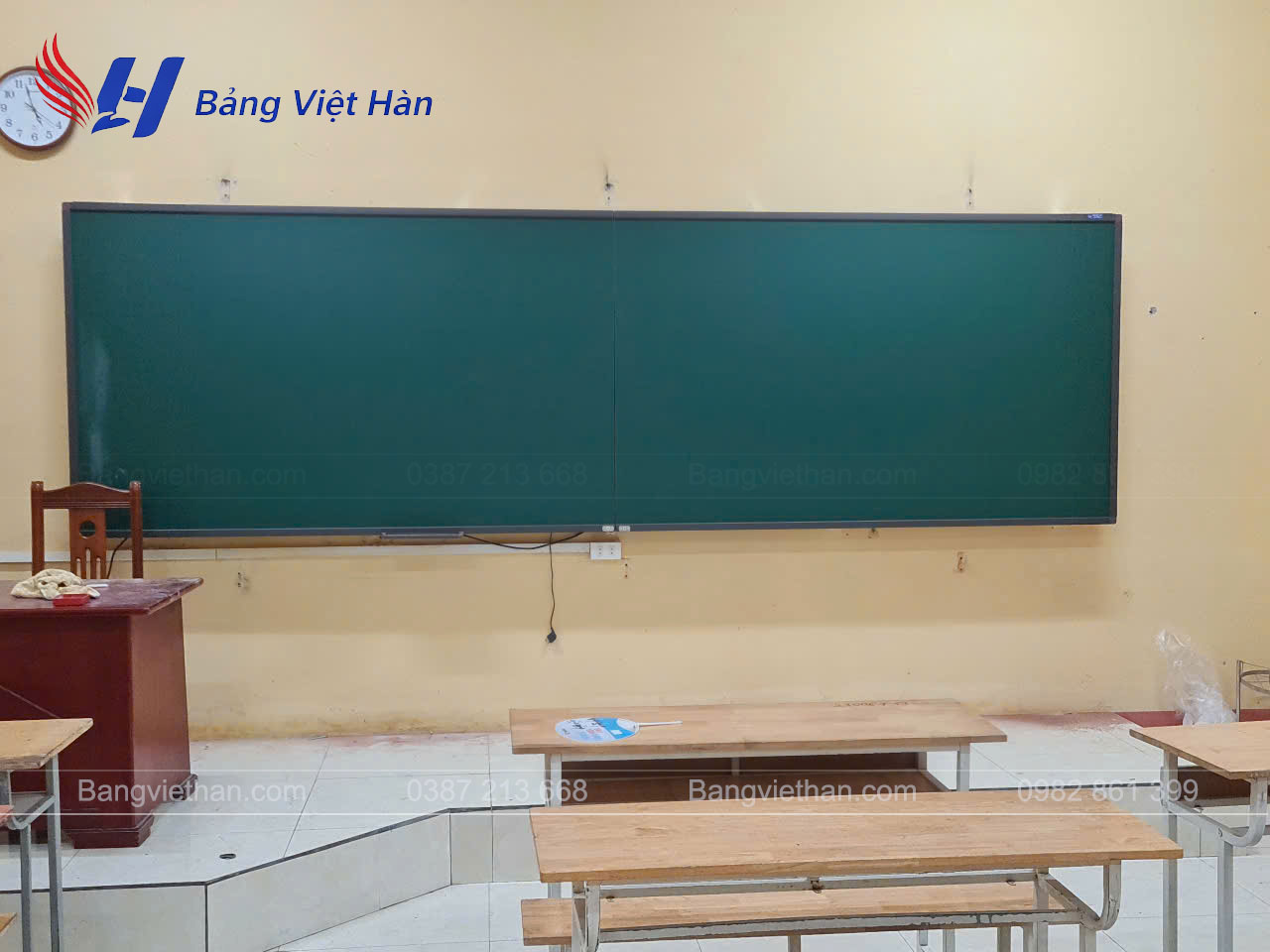 Bảng Từ Xanh Trượt Ngang 2 Cánh Cho Trường THCS