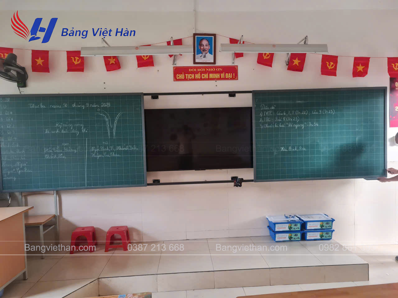Bảng từ xanh trượt ngang 2 cánh kẻ ô ly