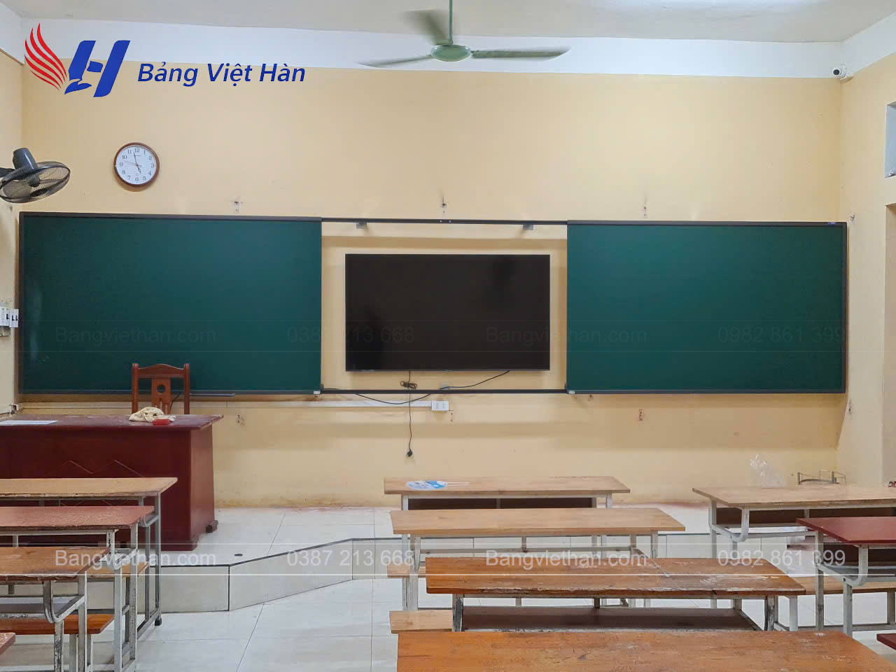 Bảng Từ Xanh Trượt Ngang 2 Cánh Trơn Cho Trường THCS