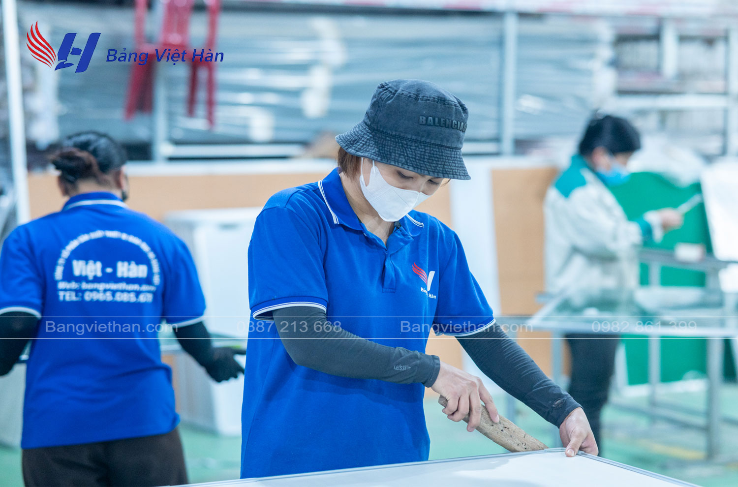 Quy Trình Sản Xuất & Lắp Đặt Bảng Từ Chuyên Nghiệp