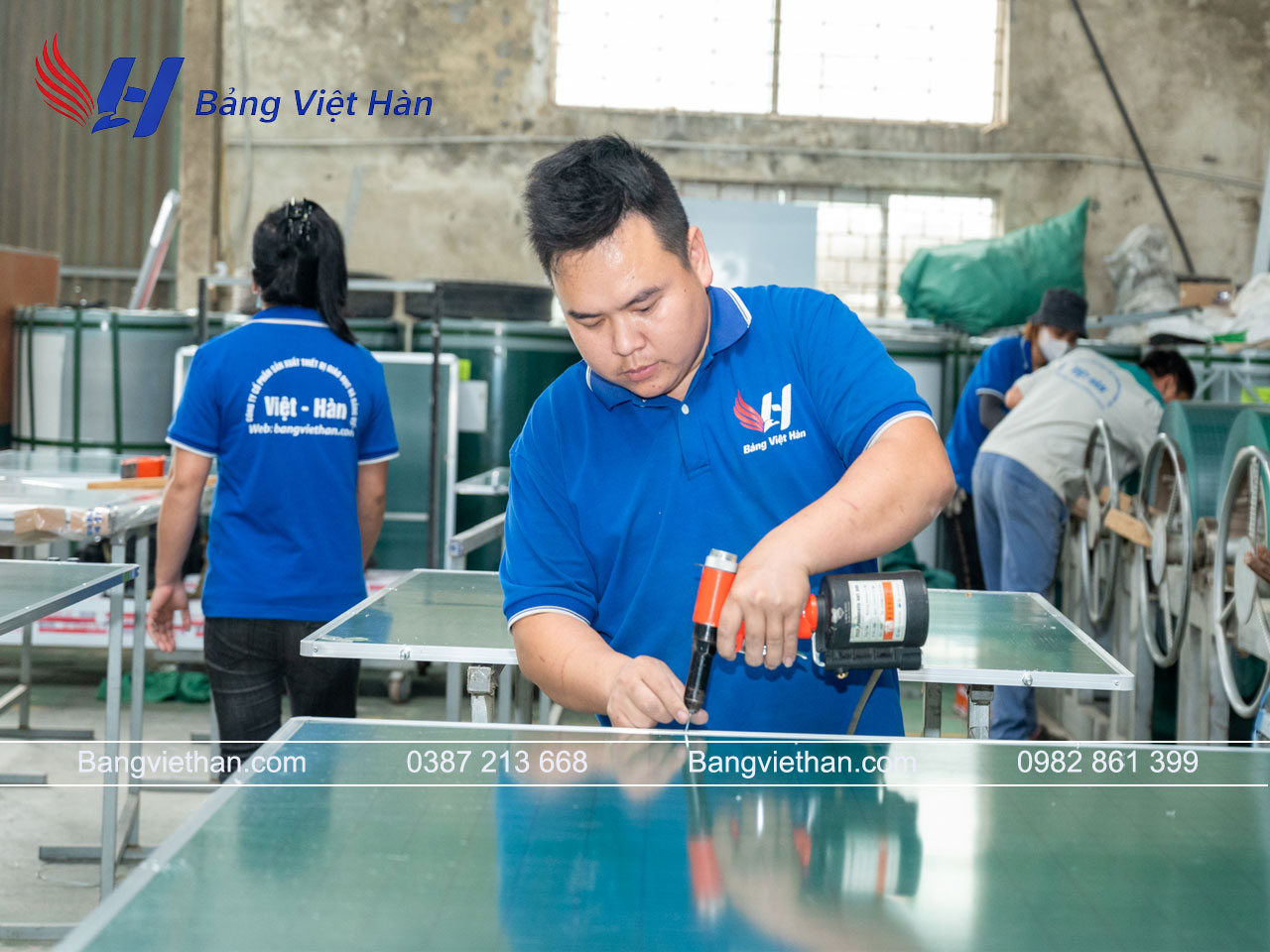 Sản Xuất Bảng Từ Trượt Ngang Theo Yêu Cầu
