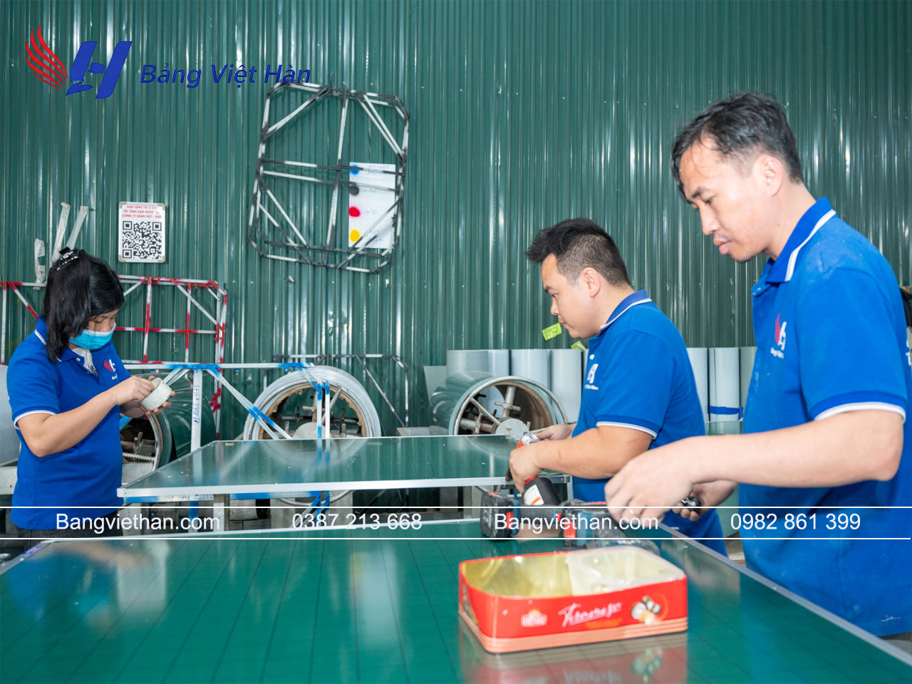 Thi Công Bảng Từ Trường Học Trực Tiếp Từ Xưởng Giá Cạnh Tranh