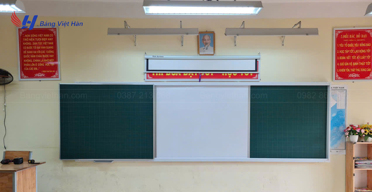 Bảng từ xanh trượt ngang tại Thanh Hóa